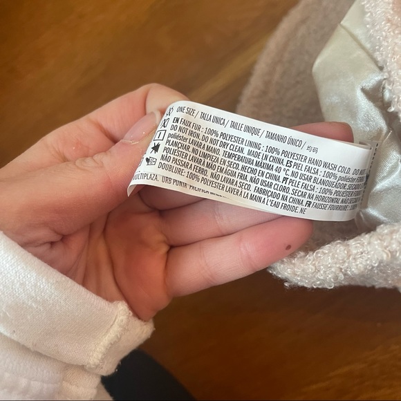 NWOT Teddy bucket hat - never worn - given as gift - Picture 5 of 5